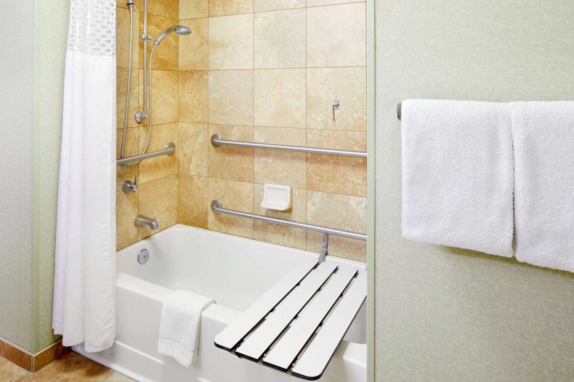 Hampton Inn & Suites Savannah/Midtown Екстериор снимка