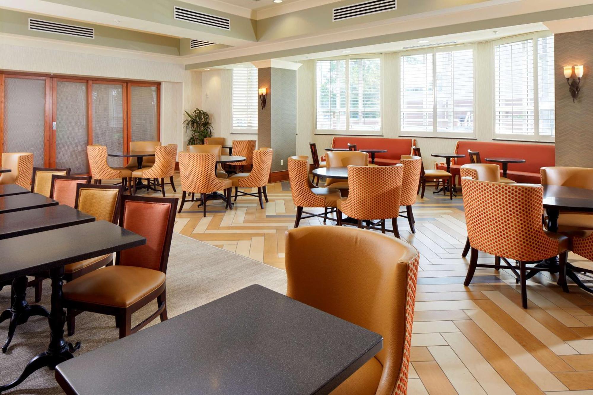 Hampton Inn & Suites Savannah/Midtown Екстериор снимка