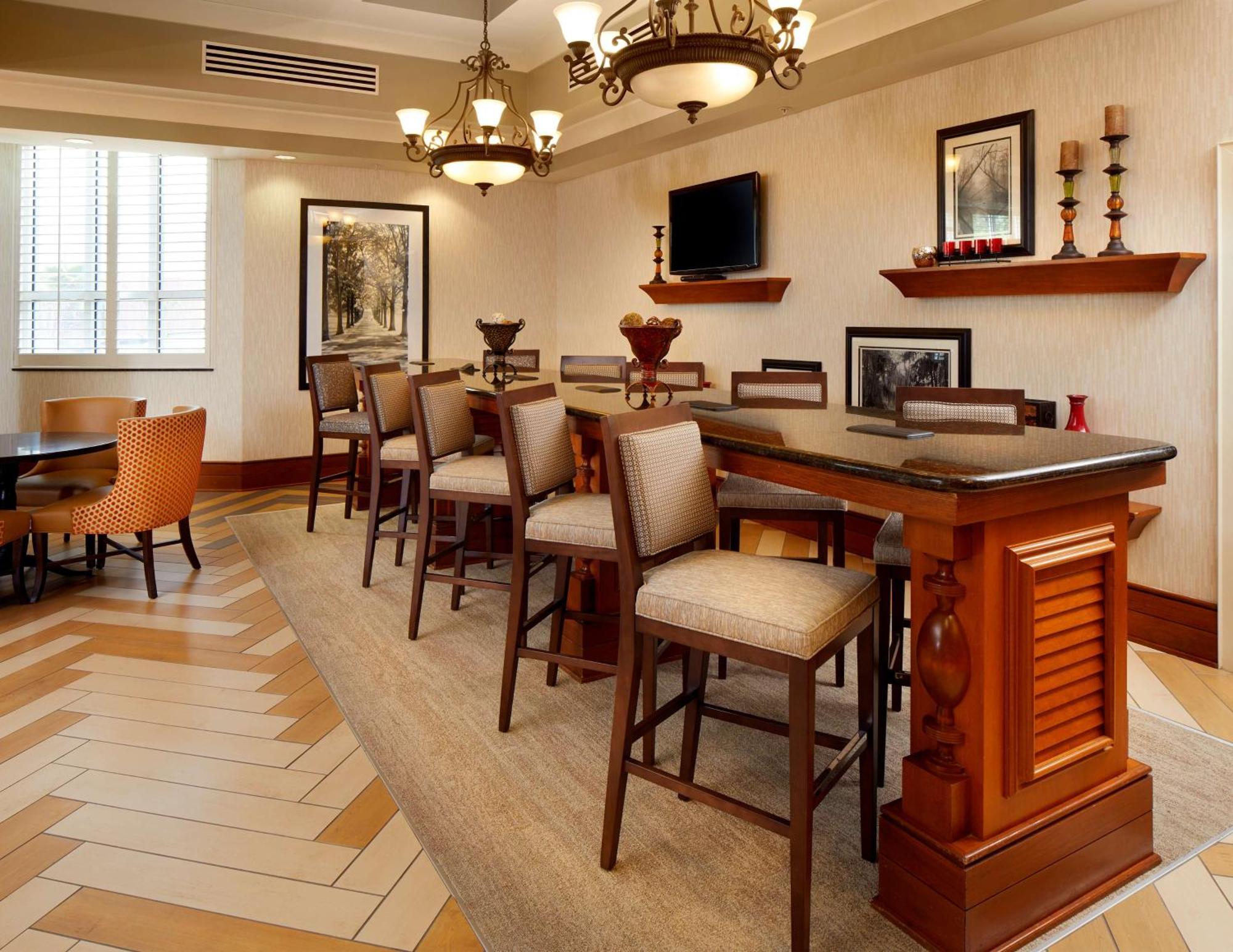 Hampton Inn & Suites Savannah/Midtown Екстериор снимка