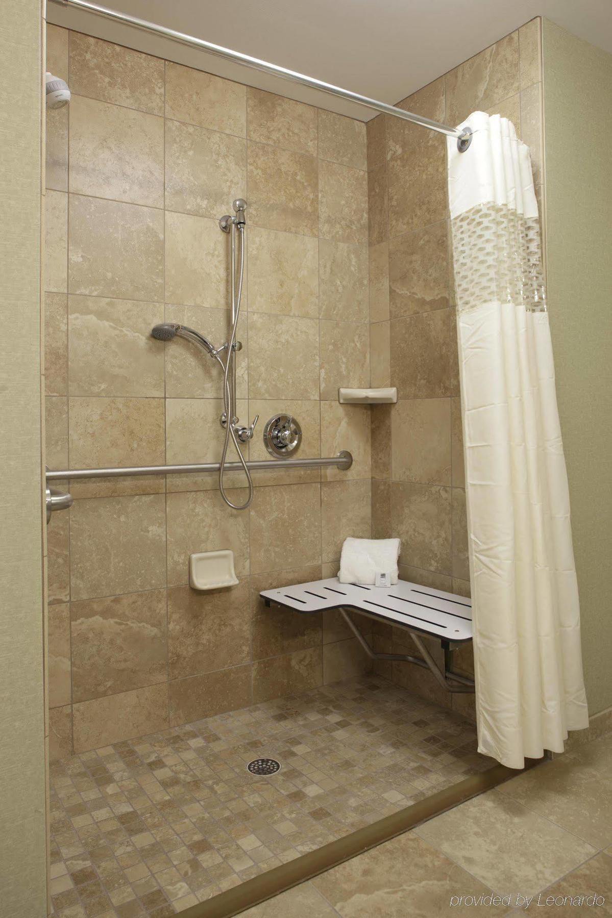 Hampton Inn & Suites Savannah/Midtown Стая снимка