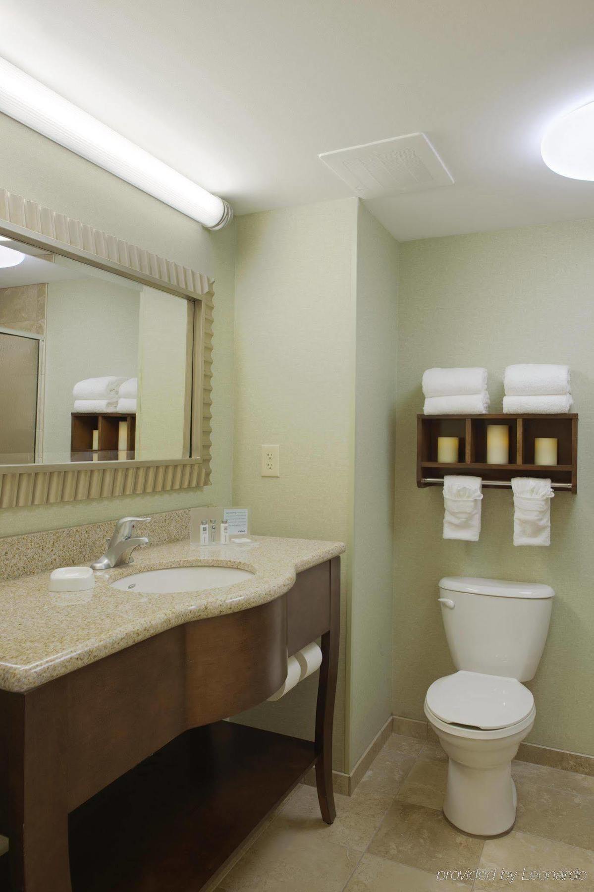 Hampton Inn & Suites Savannah/Midtown Стая снимка