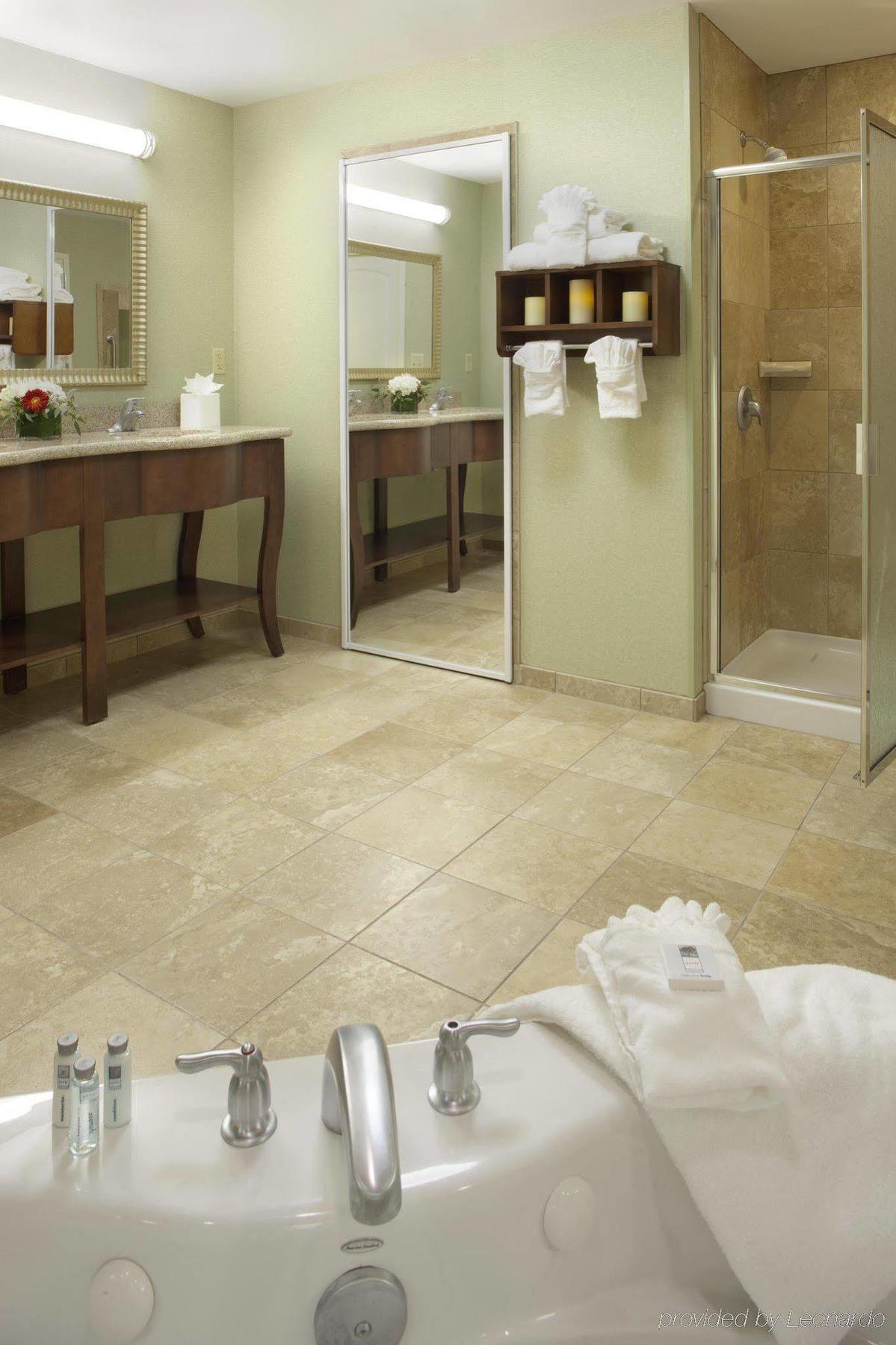 Hampton Inn & Suites Savannah/Midtown Стая снимка